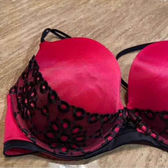 Victoria's Secret Bra Size 36D - Picture 12 of 14